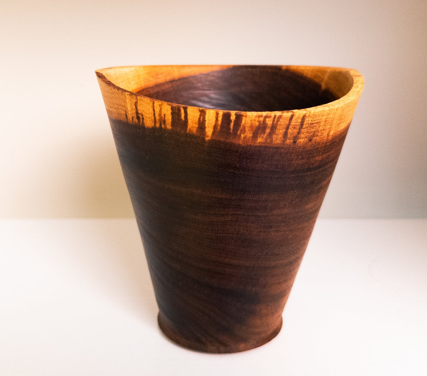 Black Acacia Streaked Vessel